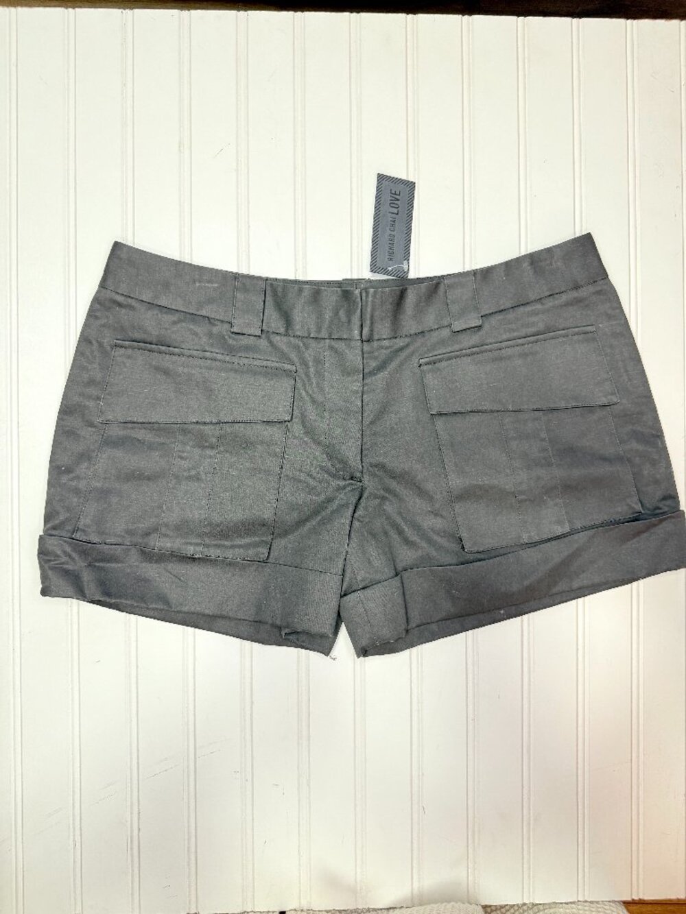 Richard Chai LOVE Y2K 00s Tailored Cuffed Shorts Gray Size 6 NWT